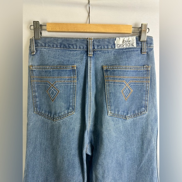 👖 Vintage Wide-Leg Denim Jeans with Unique Embellishments - Made in Hong Kong - Picture 11 of 15
